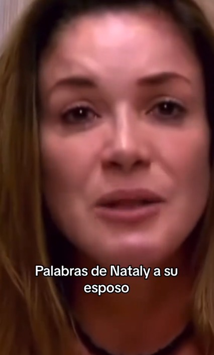 "Gracias por entender": entre lágrimas Nataly Umaña le envió mensaje a su esposo La actriz Nataly Umaña le envió un mensaje a su esposo. Los internautas no dudaron en revivir el momento y dar su opinión al respecto.