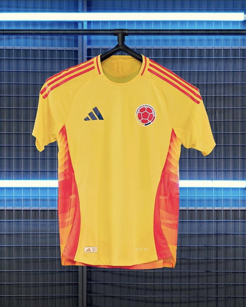 La nueva pinta de Colombia para la Copa América La Selección Colombia presentó su nuevo uniforme.