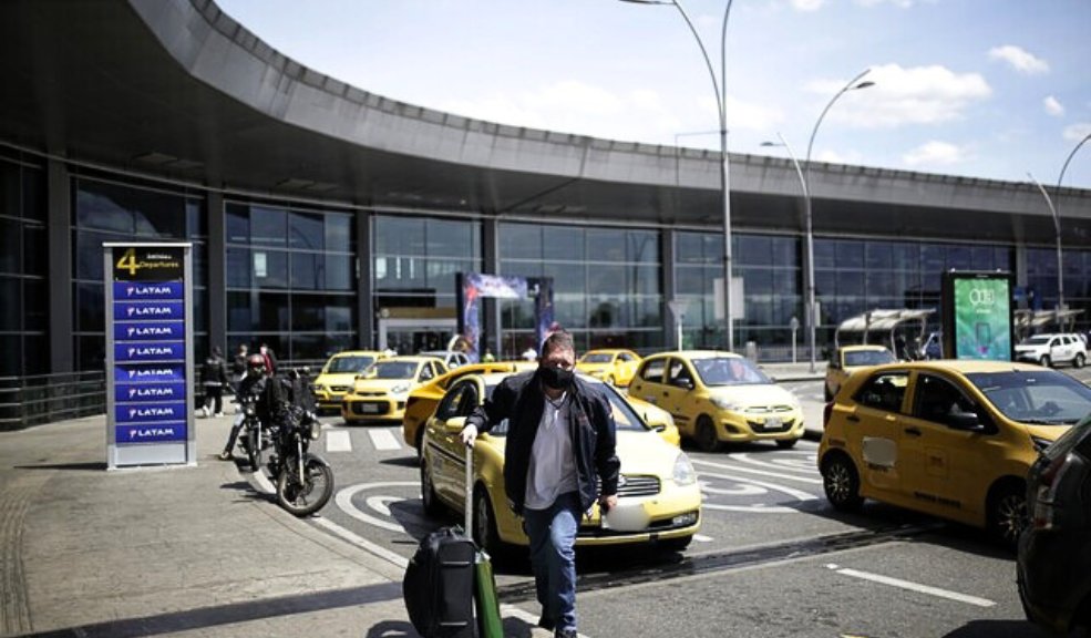 Pilas con los taxis no autorizados en el Aeropuerto El Dorado Tenga en cuenta las siguientes recomendaciones para usar transporte seguro en el Aeropuerto El Dorado.