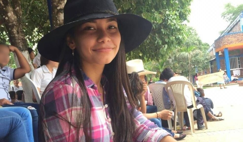 Ella era María Paula Camelo, una de las víctimas del accidente en vía Bogotá - Tunja Como María Paula Camelo fue identificada la mujer de 27 años que perdió la vida este Jueves Santo en el accidente de tránsito que se registró a la altura del municipio de Sesquilé.
