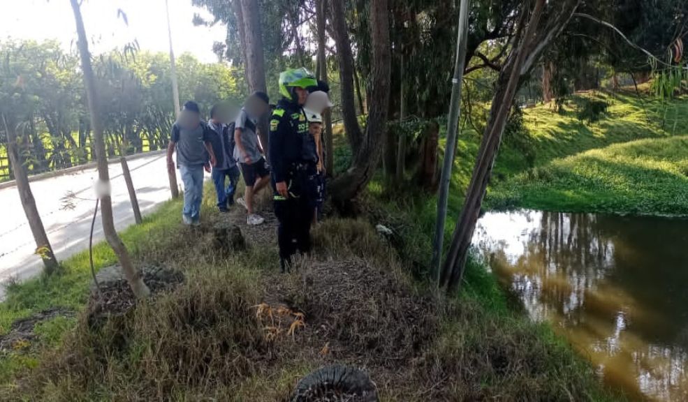 Buscan a menor desaparecido en inmediaciones del río Bogotá De acuerdo con la información revelada por algunos testigos, el menor se encontraba junto a otros adolescentes realizando actividades de nado.