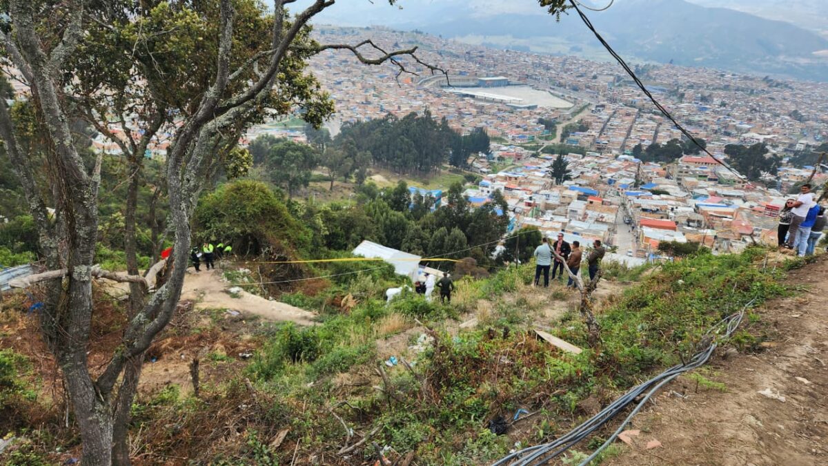 ¡Atención! Tres mujeres fueron asesinadas en Usme En la tarde de este Sábado Santo se registró una masacre al sur de Bogotá. Tres mujeres fueron asesinadas y una persona más resultó herida.
