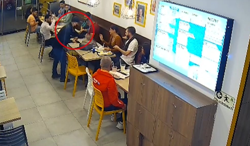 Capturaron a 'Los Marcadores', señalados de cometer atracos en restaurantes del norte La Policía Metropolitana de Bogotá capturó a la banda delincuencial 'Los Marcadores', señalados de cometer atracos en restaurantes del norte de la capital.
