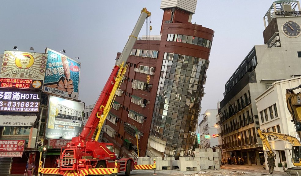 Impactantes imágenes del terremoto en Taiwán Un potente terremoto de magnitud 7,4 dejó al menos nueve muertos y más de 900 de heridos en Taiwán.