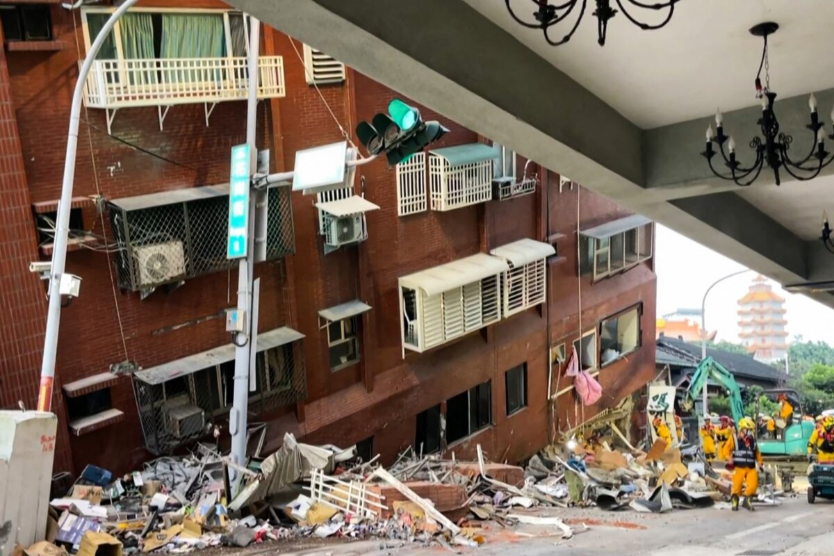 Impactantes imágenes del terremoto en Taiwán Un potente terremoto de magnitud 7,4 dejó al menos nueve muertos y más de 900 de heridos en Taiwán.