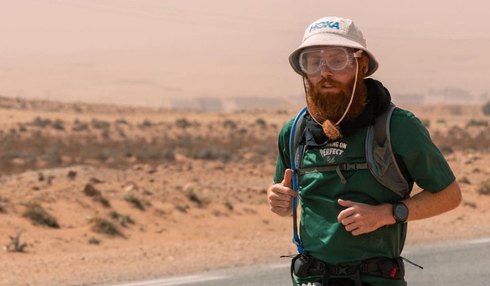 ¡De punta a punta! Hombre cruzó África corriendo casi un año entero Ruseell Cook recorrió 16 mil kilómetros y recaudó 700.000 dólares para obras benéficas.
